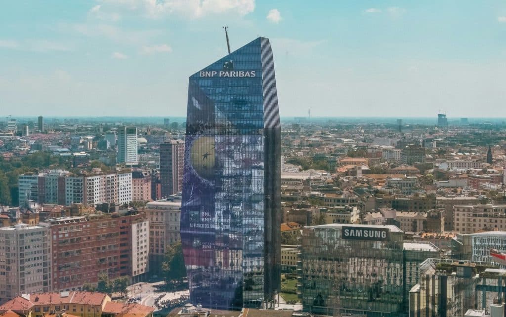 BNP Paribas introduces AI tool for investment banking2025’s AI chip wars: What enterprise leaders learned about supply chain realityL’Oréal brings AI into everyday digital advertising production3 best secure container images for modern applications